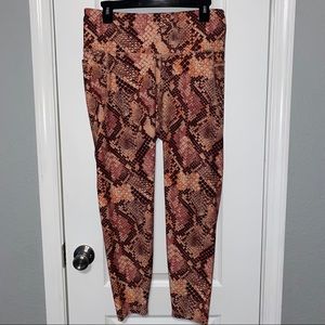 Old Navy Elevate Peach Snake Print Legging XL